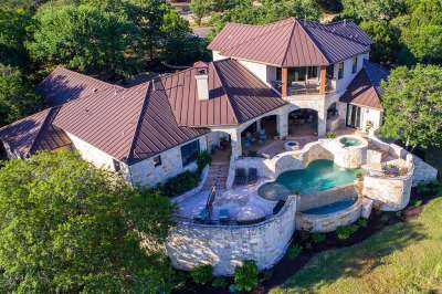 Luxury Homes & Ranches
